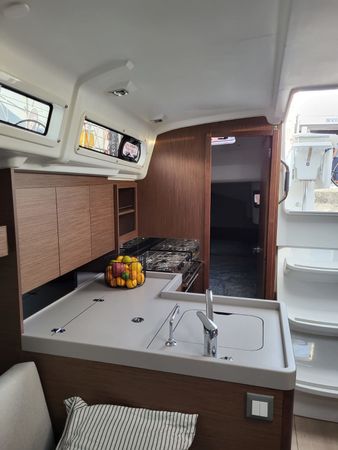 Beneteau Oceanis 34.1 | Sailing Spirit