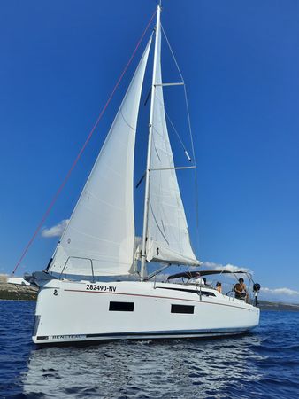 Beneteau Oceanis 34.1 | Sailing Spirit