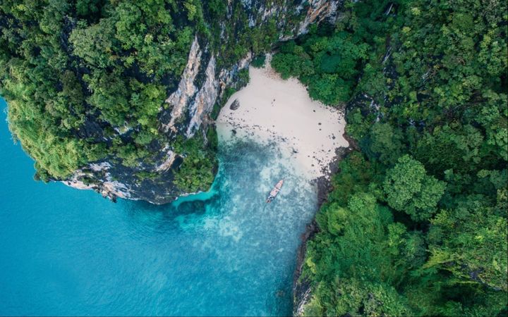 Custom Built 40 | Blue Voyage Oriental