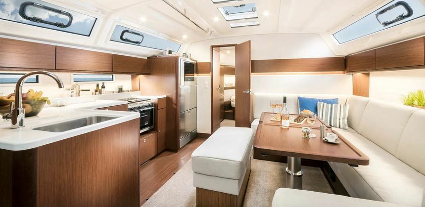 Bavaria Cruiser 46 | Atom