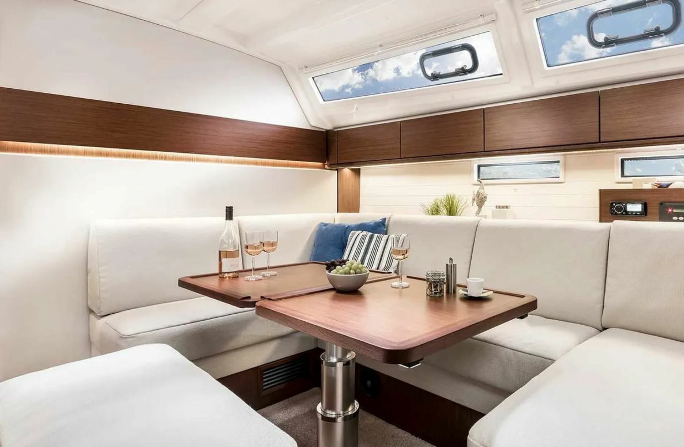 Bavaria Cruiser 46 | Atom