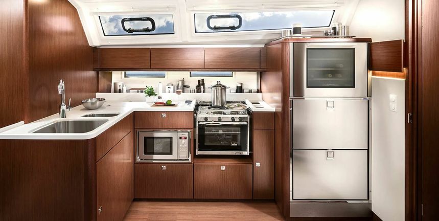 Bavaria Cruiser 46 | Atom