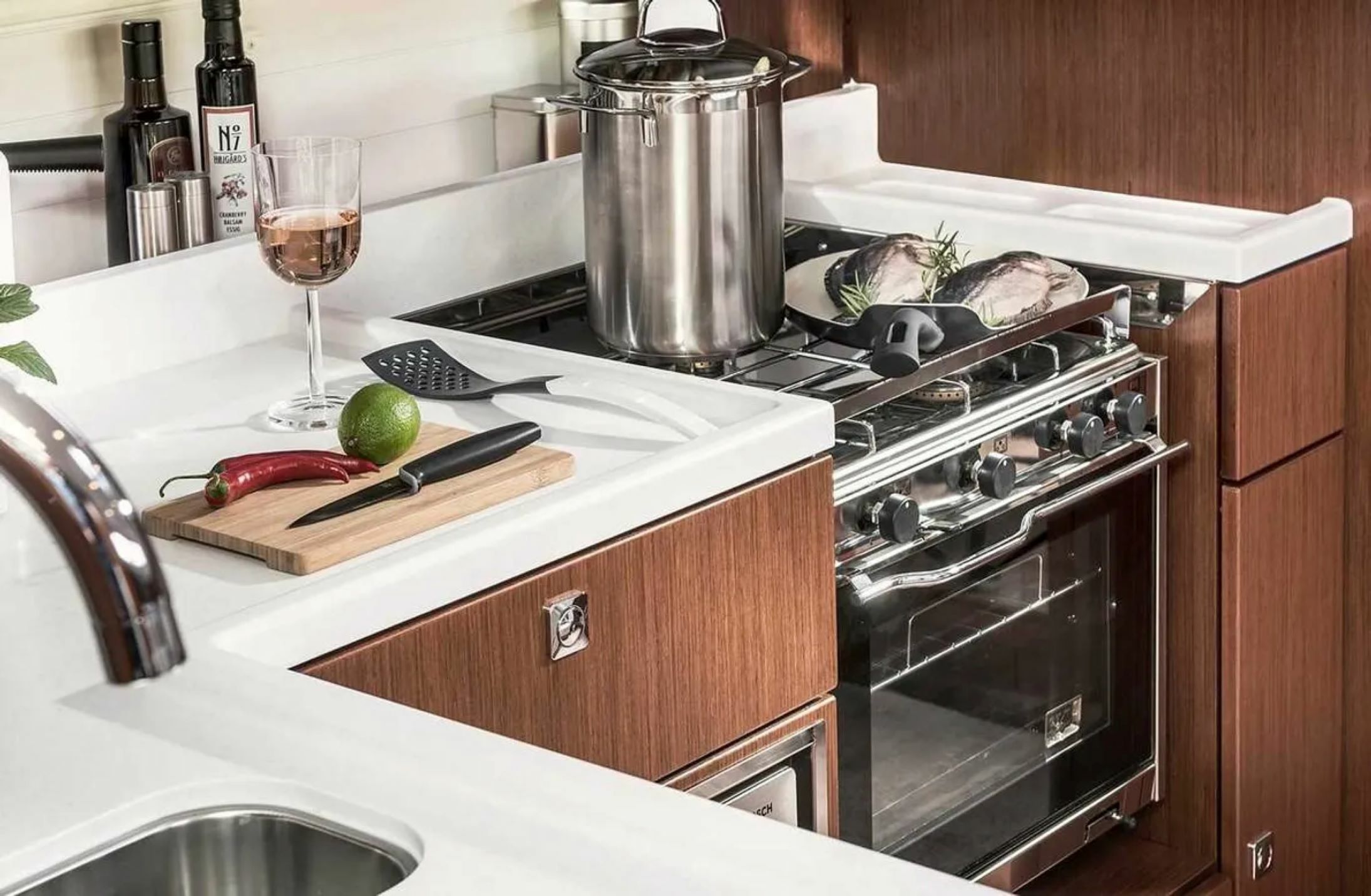 Bavaria Cruiser 46 | Atom