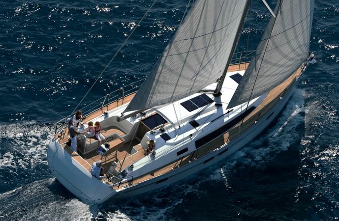 Bavaria Cruiser 46 | Atom