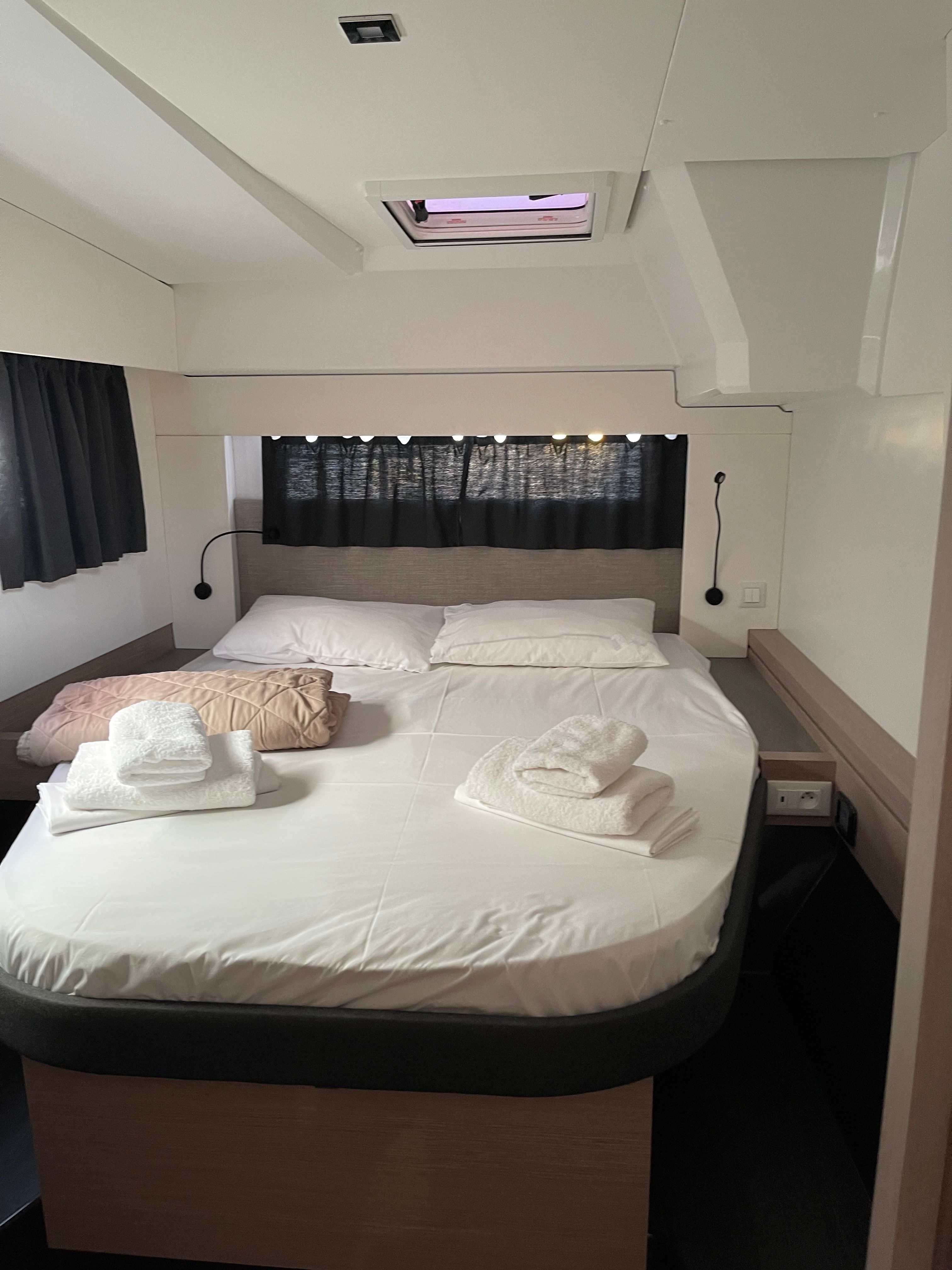 Fountaine Pajot Astrea 42 | Argo 1
