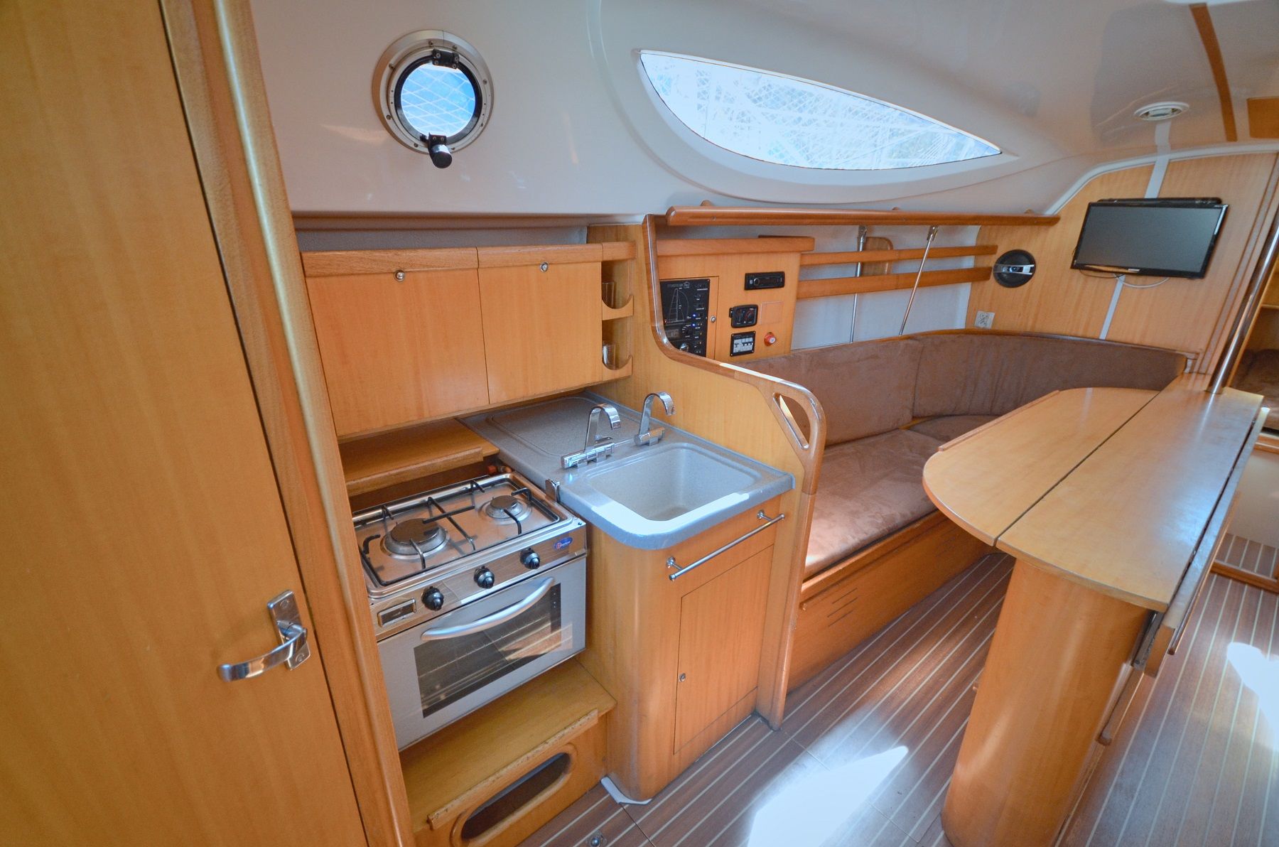 Northman Maxus 33 | 15