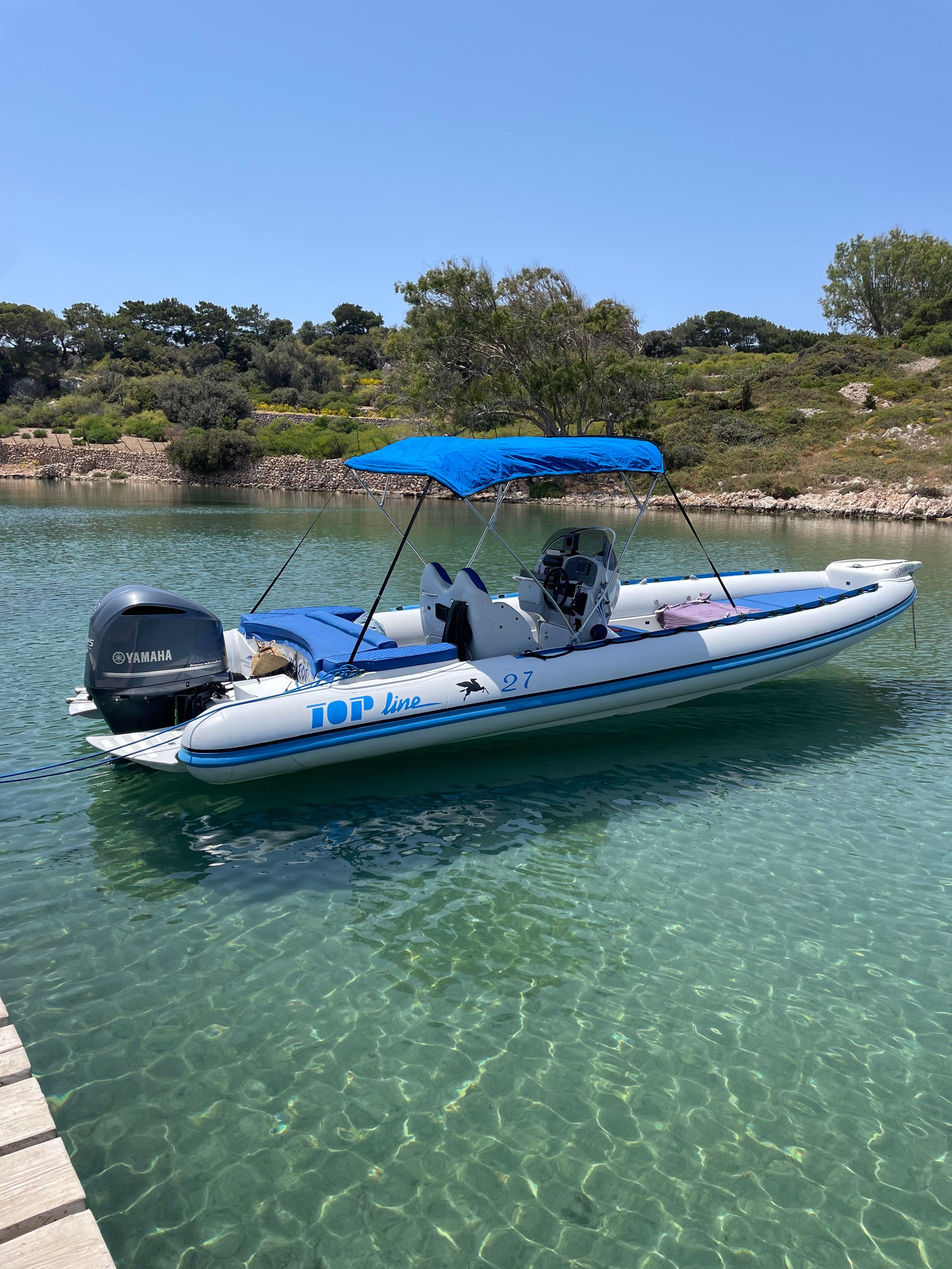 Motorboat Topline Pegasus 27 Peaky me for rent Greece Boataround