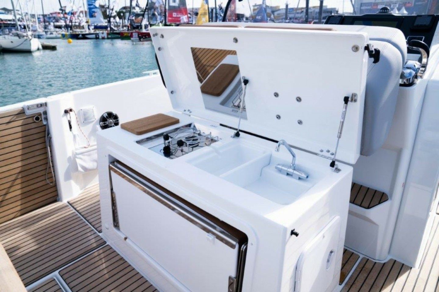 Beneteau Flyer 9 Spacedeck | Aventure