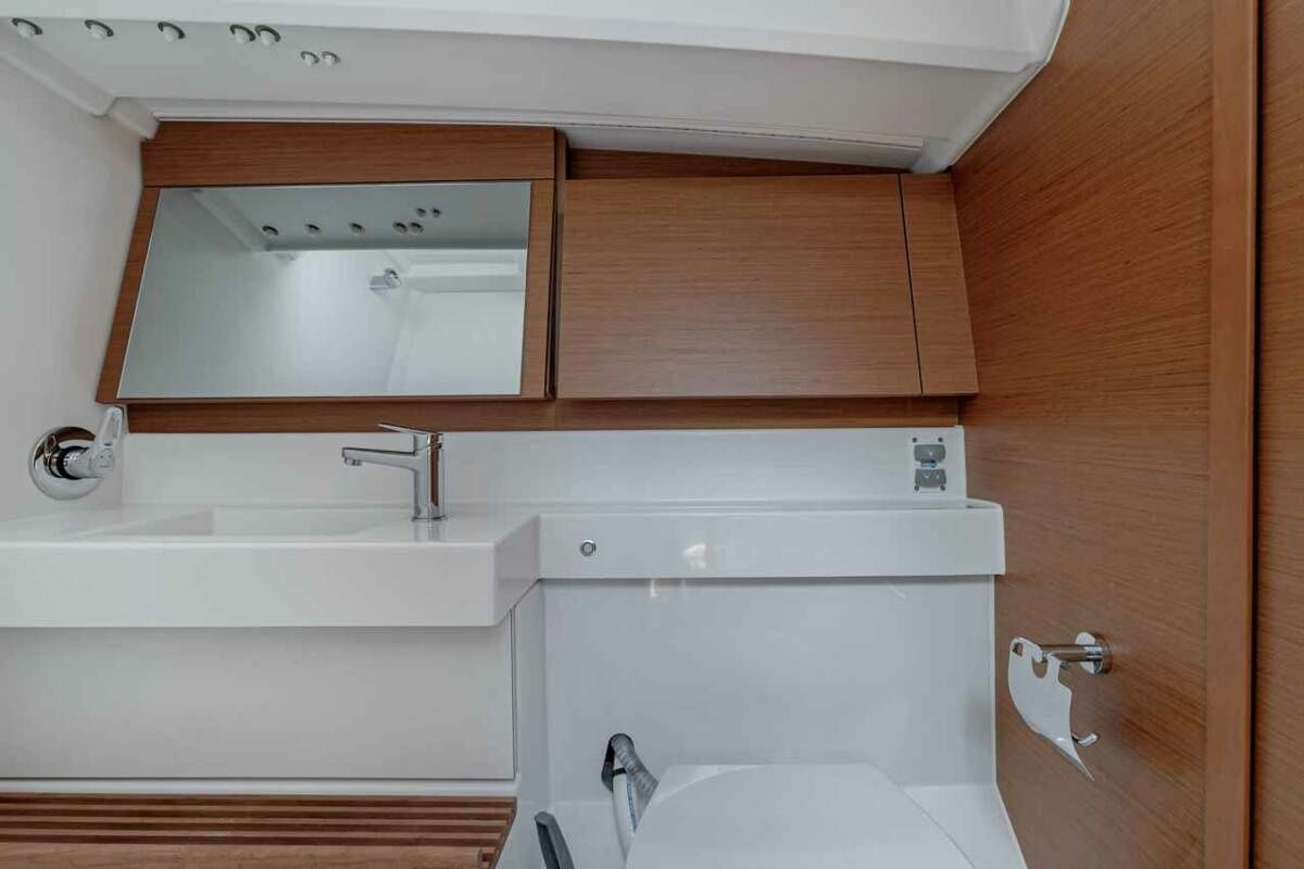 Jeanneau Sun Odyssey 440 | Mystic Blue