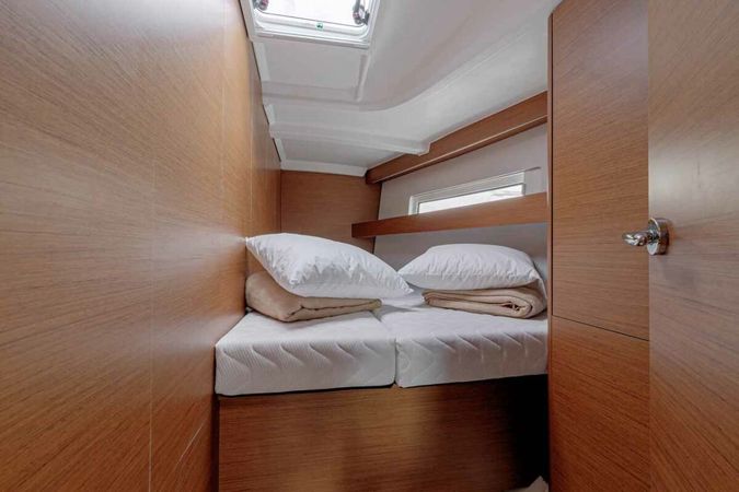 Jeanneau Sun Odyssey 440 | Mystic Blue