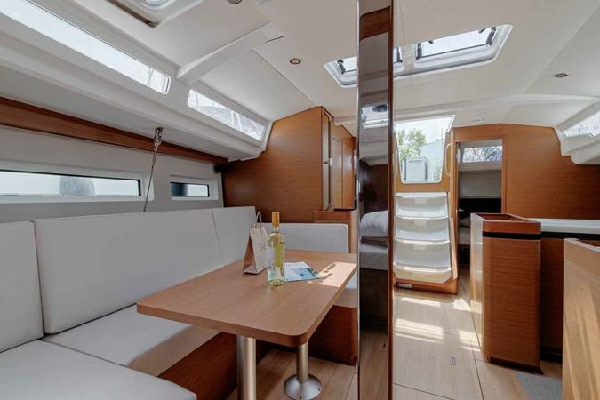 Jeanneau Sun Odyssey 440 | Mystic Blue
