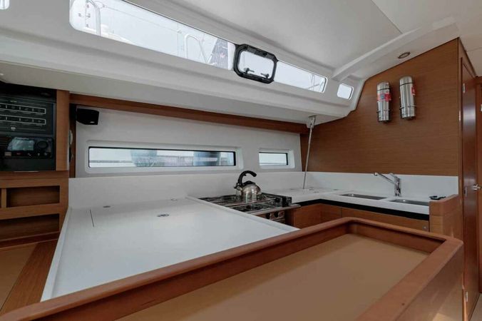 Jeanneau Sun Odyssey 440 | Mystic Blue