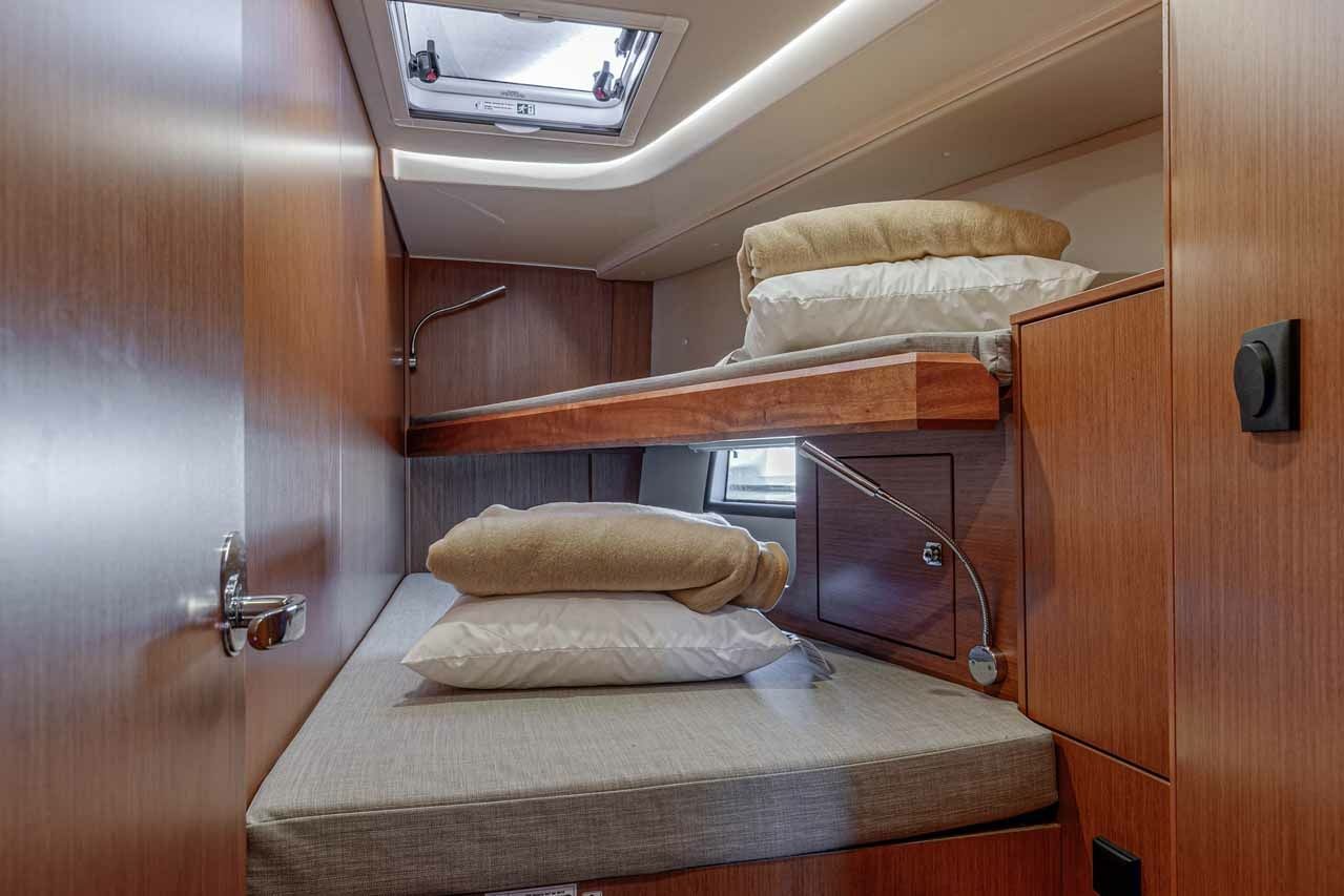 Bavaria C45 | Deep Blue