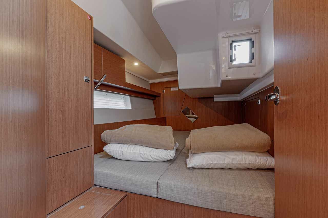 Bavaria C45 | Deep Blue