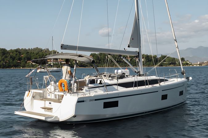 Bavaria C38 | Arinna