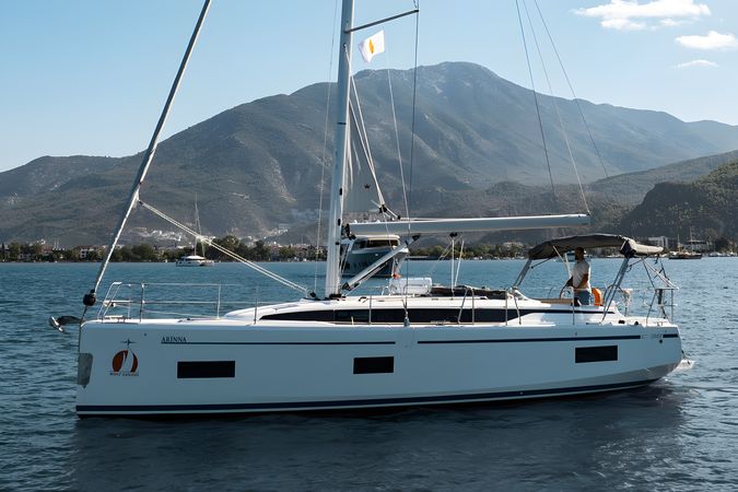 Bavaria C38 | Arinna