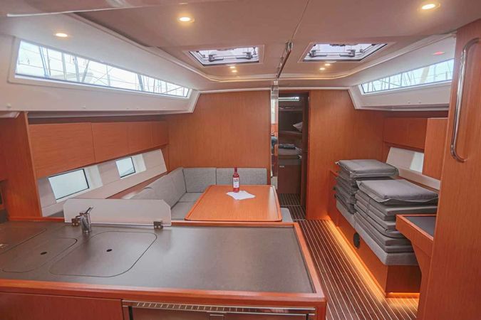 Bavaria C45 | Black Velvet