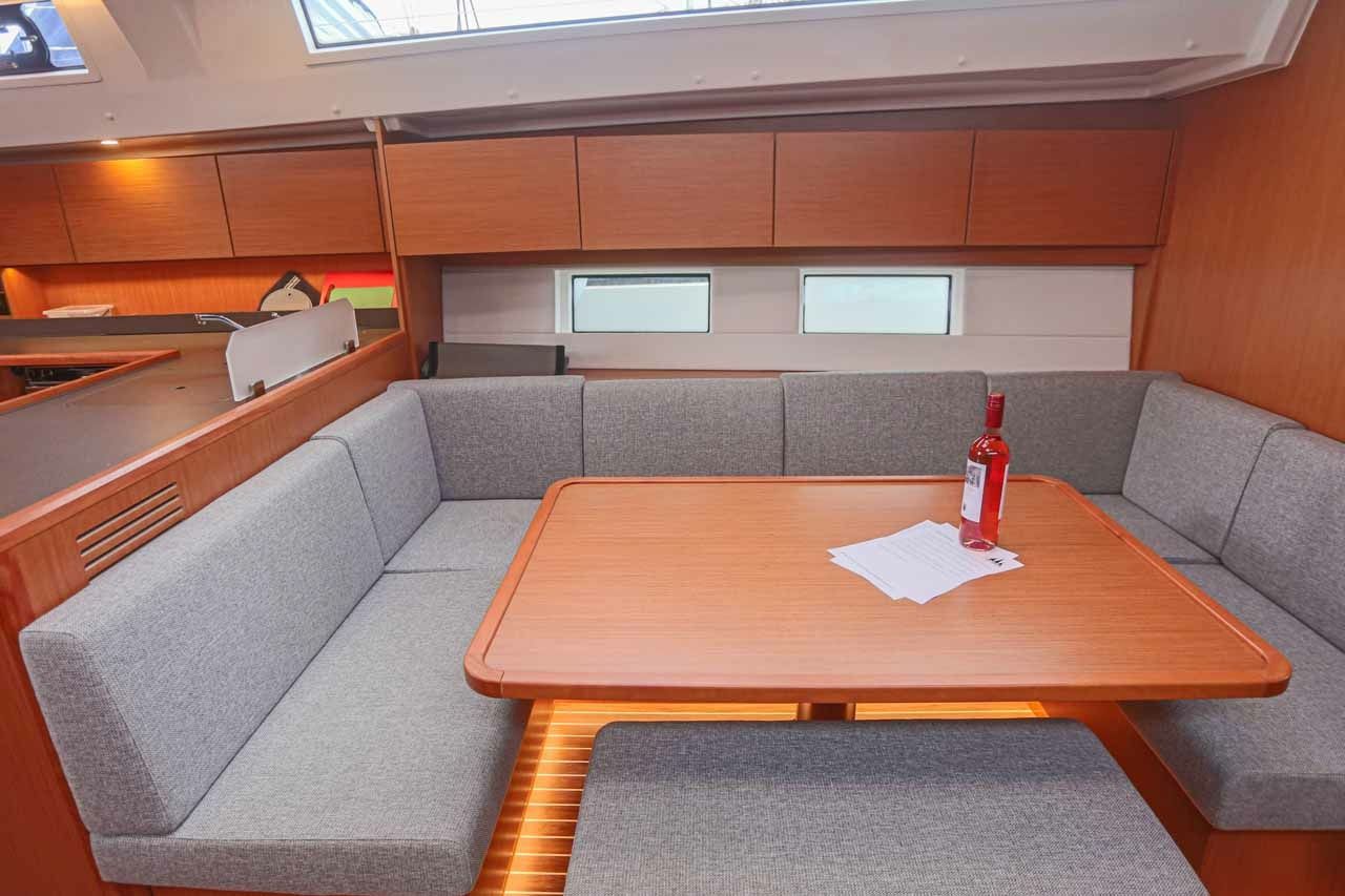 Bavaria C45 | Black Velvet
