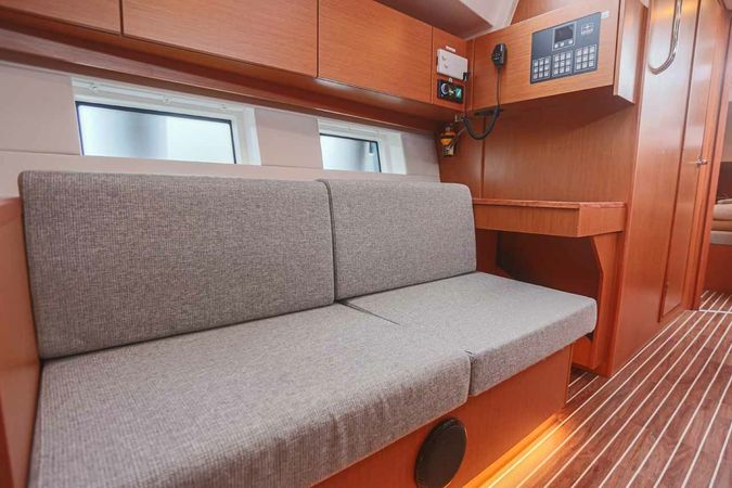 Bavaria C45 | Black Velvet