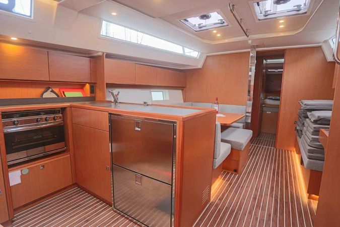 Bavaria C45 | Black Velvet