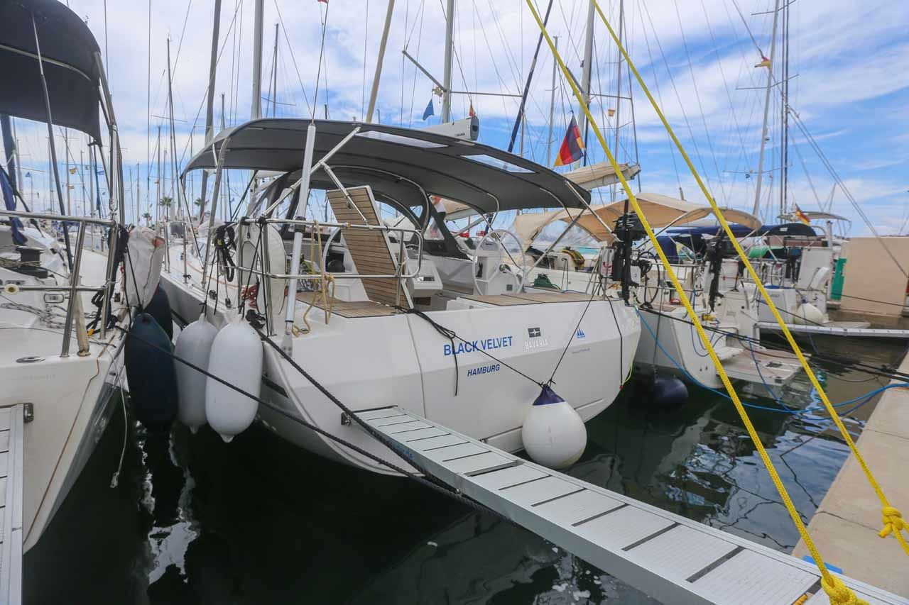 Bavaria C45 | Black Velvet