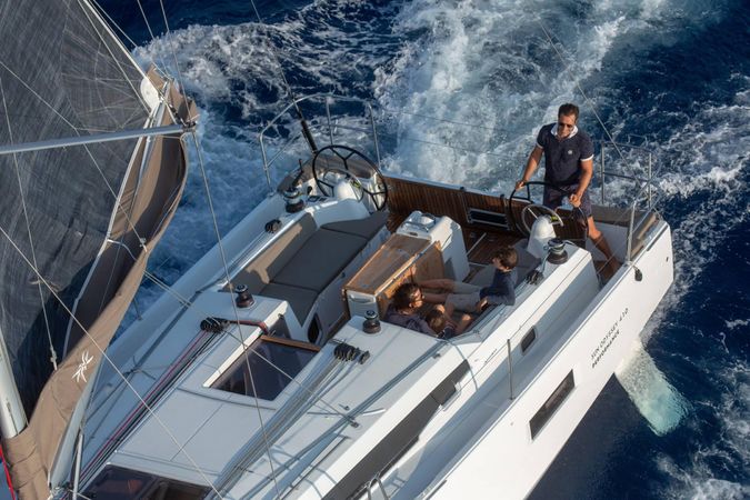 Jeanneau Sun Odyssey 410 | Under Pressure