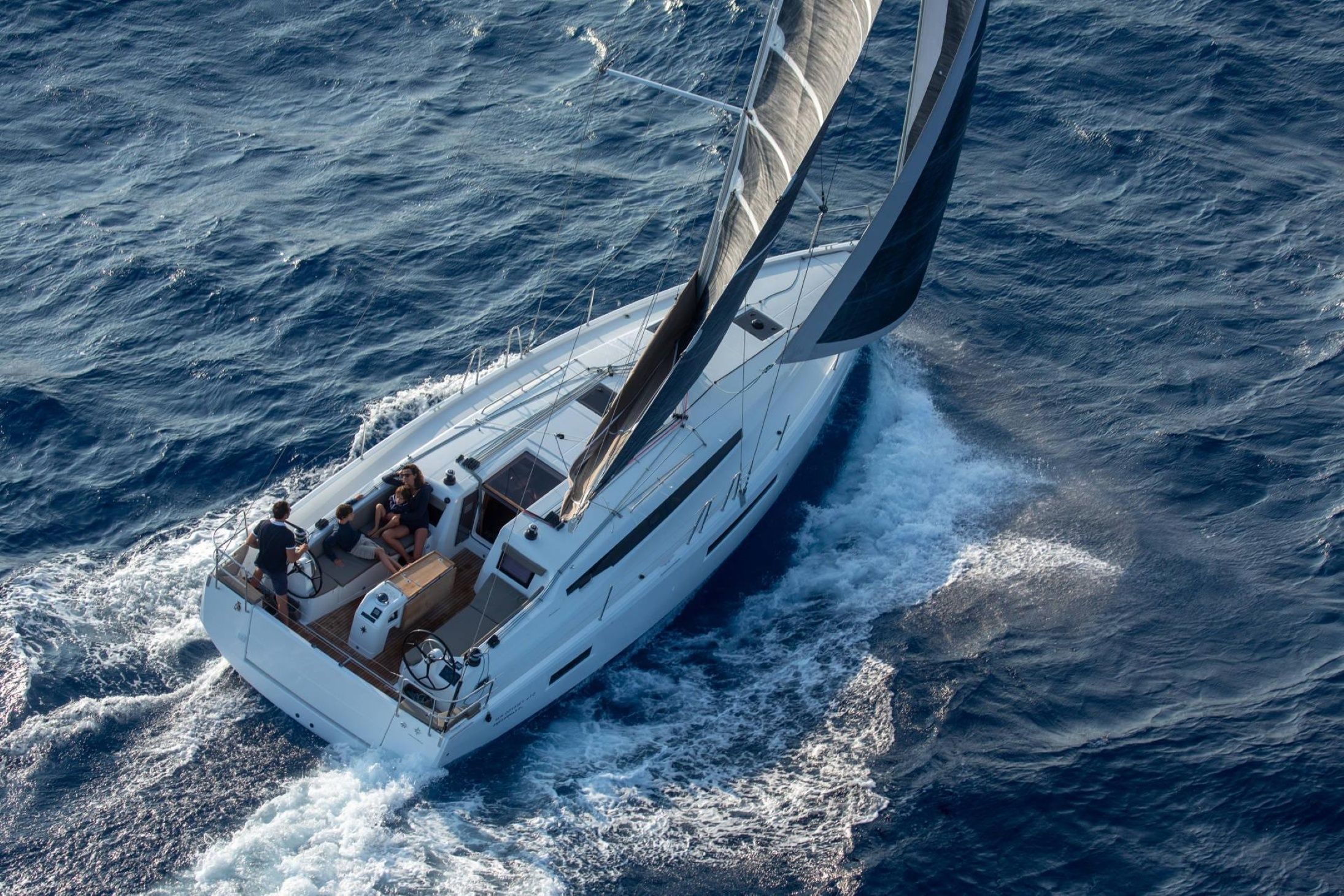 Jeanneau Sun Odyssey 410 | Under Pressure