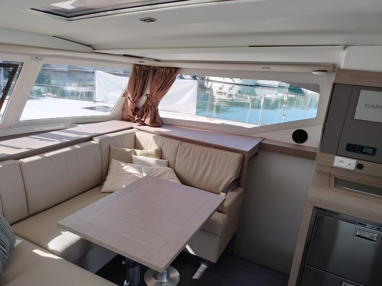 Fountaine Pajot Isla 40 | Luna