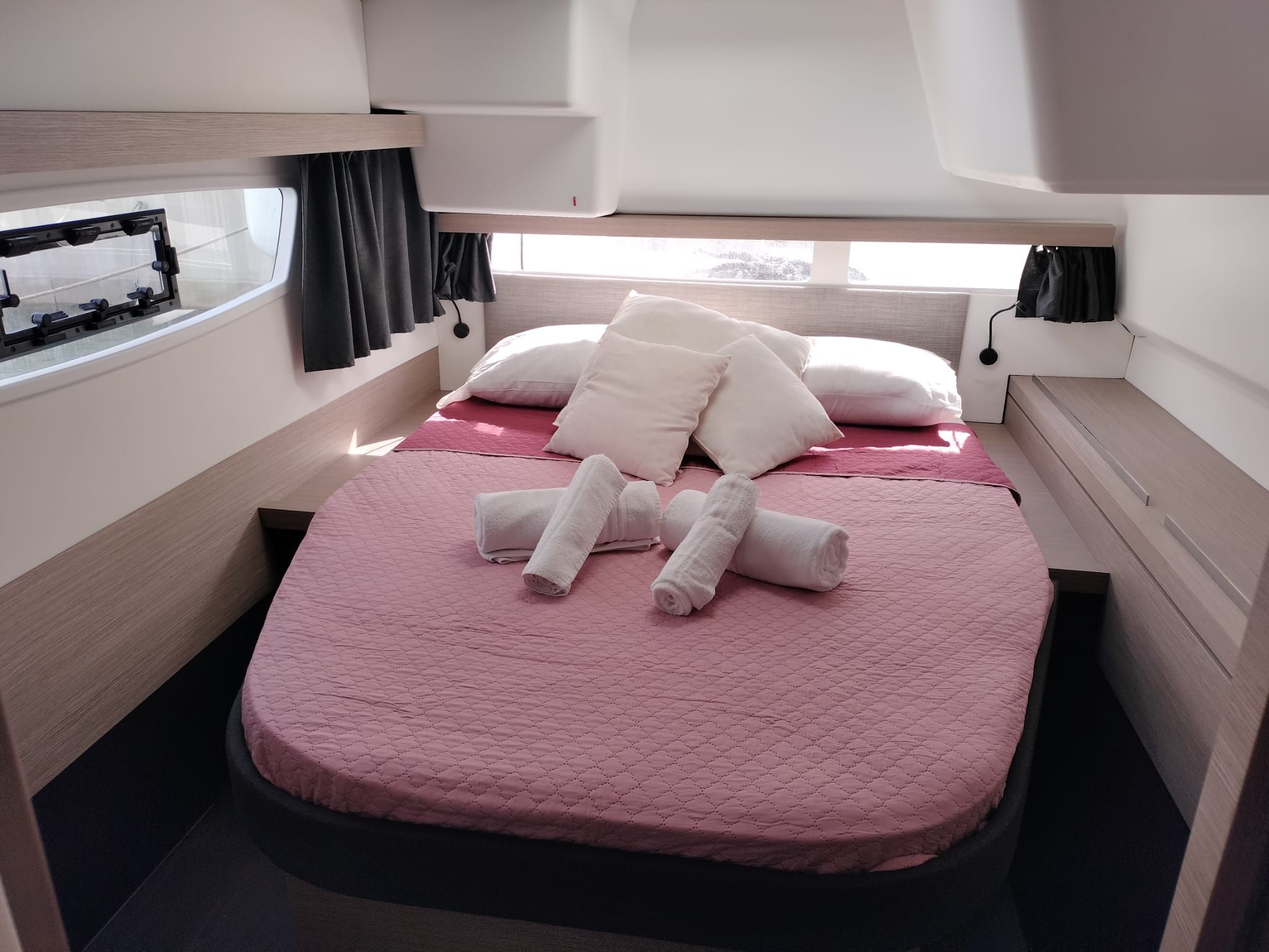 Fountaine Pajot Isla 40 | Luna