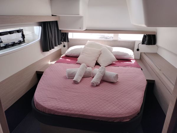 Fountaine Pajot Isla 40 | Luna