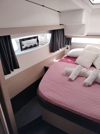 Fountaine Pajot Isla 40 | Luna