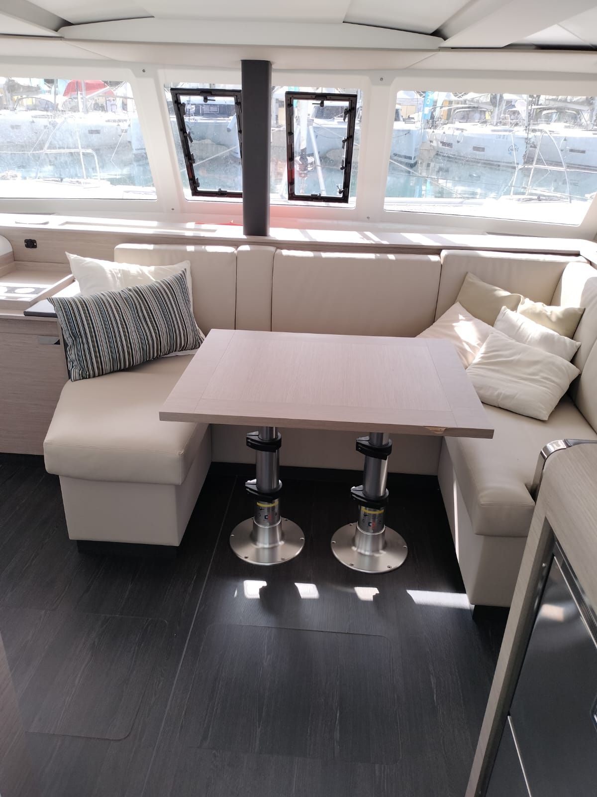 Fountaine Pajot Isla 40 | Luna