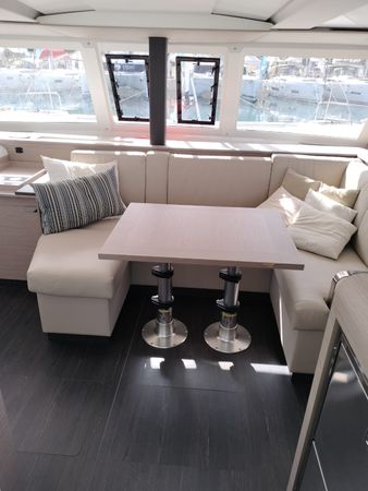 Fountaine Pajot Isla 40 | Luna