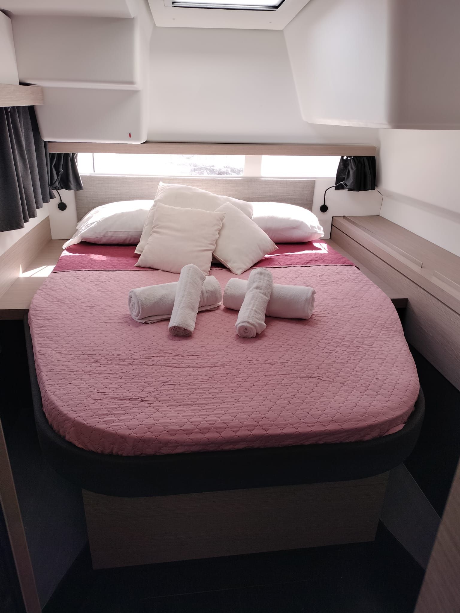 Fountaine Pajot Isla 40 | Luna