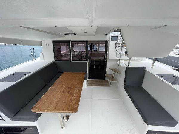 Fountaine Pajot Isla 40 | Luna