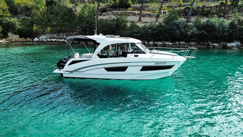 Beneteau Antares 9 | Arya