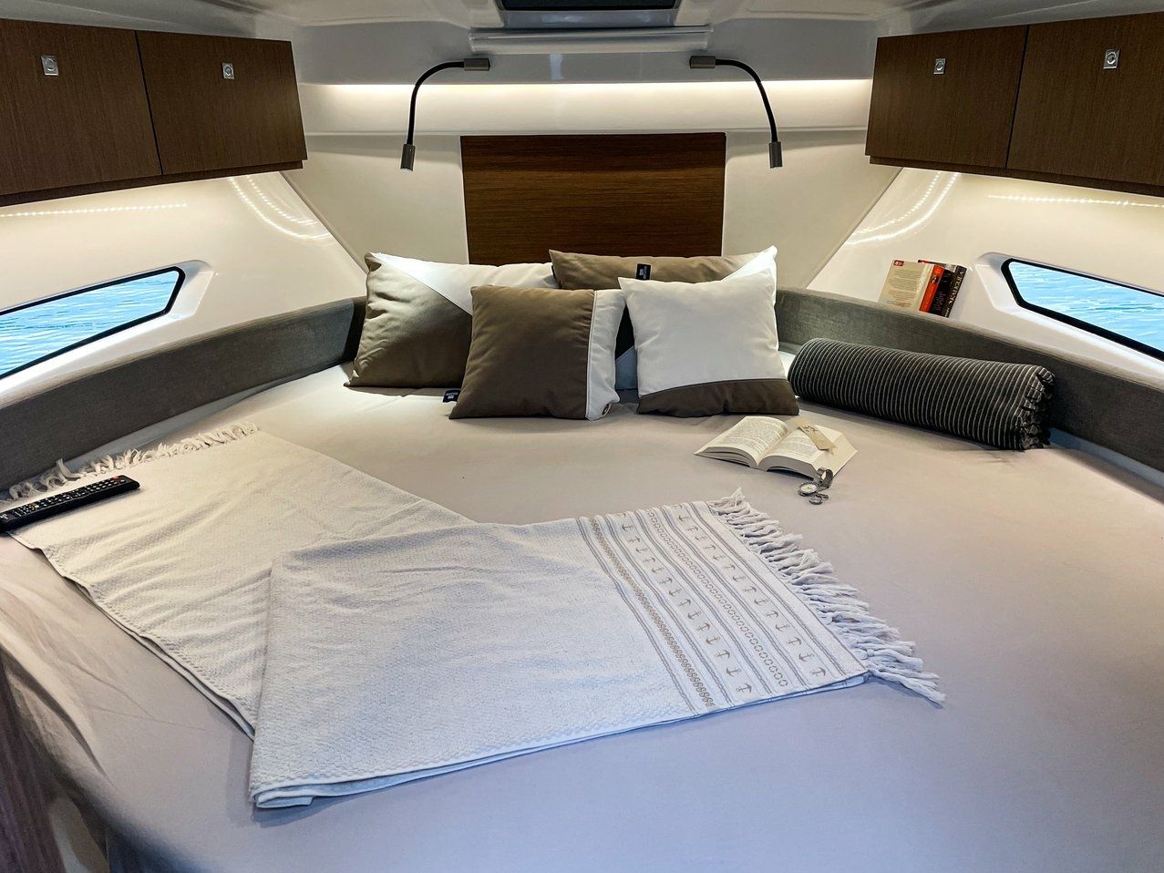 Beneteau Antares 9 | Arya