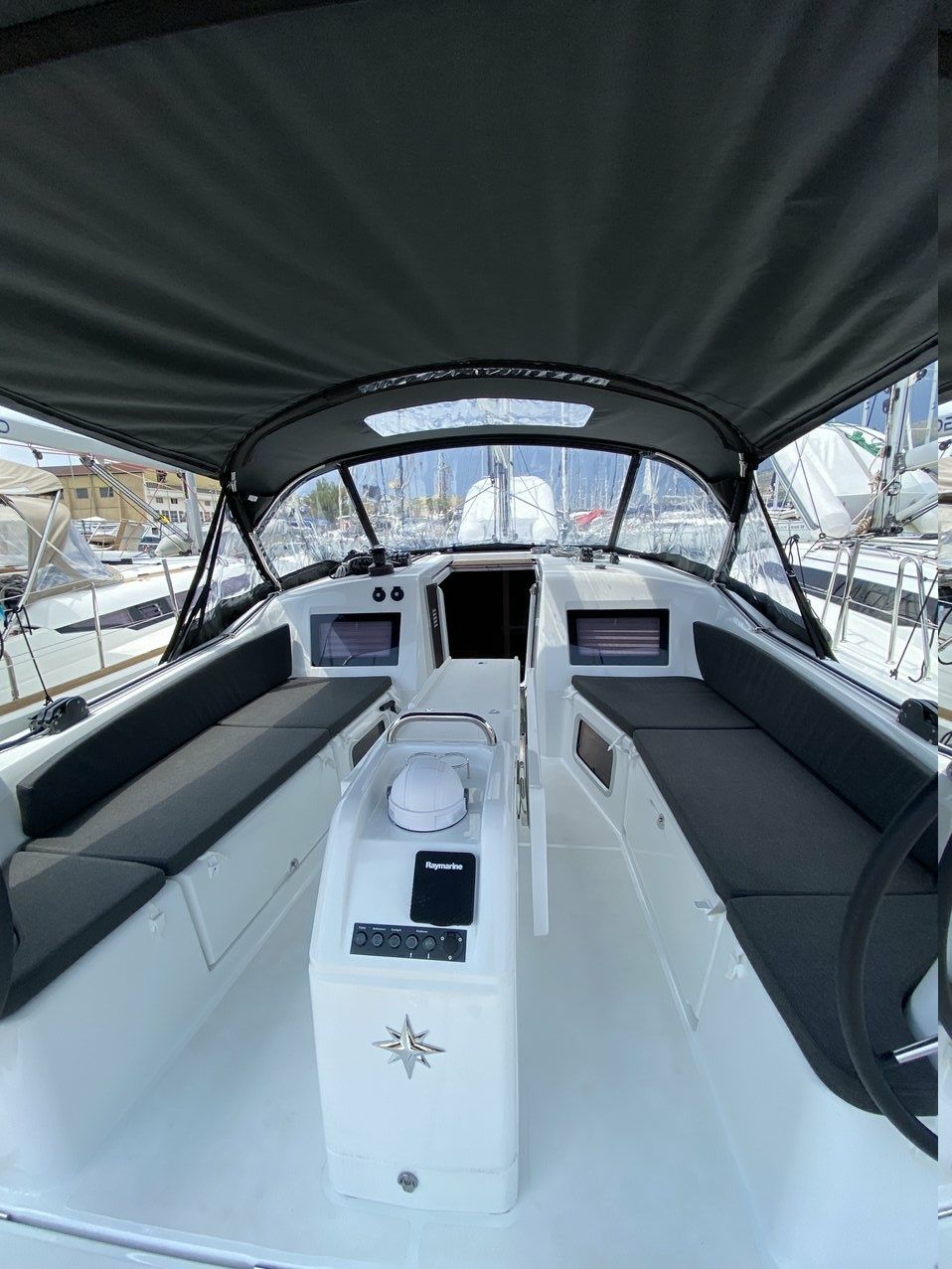 Jeanneau Sun Odyssey 410 | Night Elli
