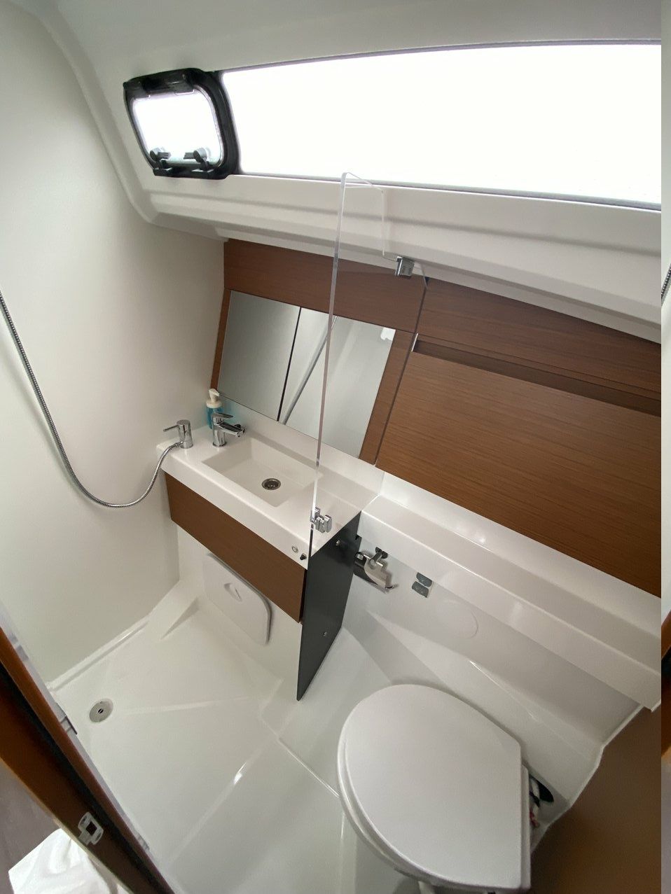 Jeanneau Sun Odyssey 410 | Night Elli