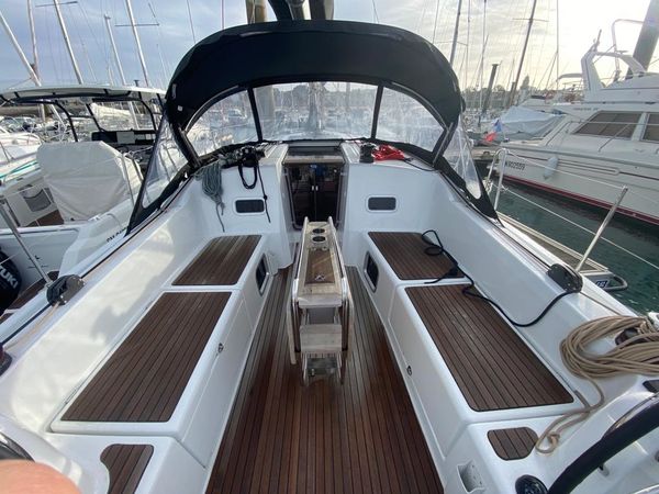 Jeanneau Sun Odyssey 380 | Raphael