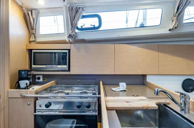 Beneteau Oceanis 35.1 | Algi II