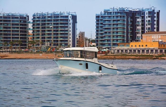 Quicksilver Captur 755 Pilothouse | Papua