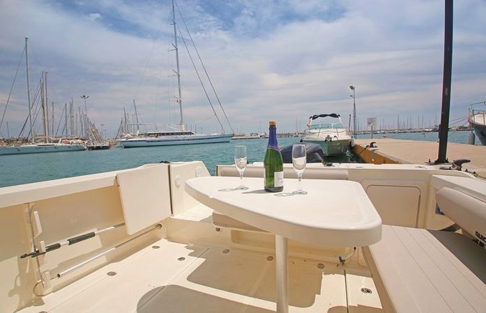 Quicksilver Captur 755 Pilothouse | Papua