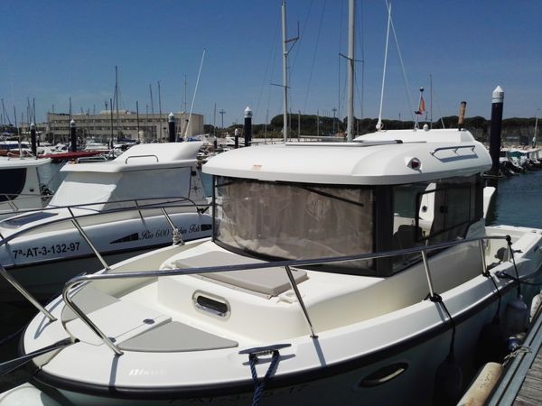 Quicksilver Captur 755 Pilothouse | Papua