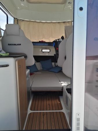 Quicksilver Captur 755 Pilothouse | Papua