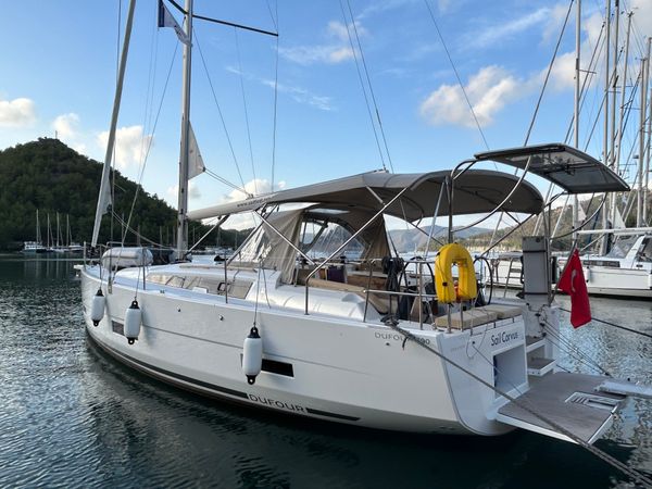 Dufour 390 | Sail Corvus
