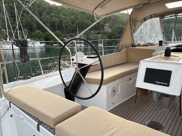 Dufour 390 | Sail Corvus