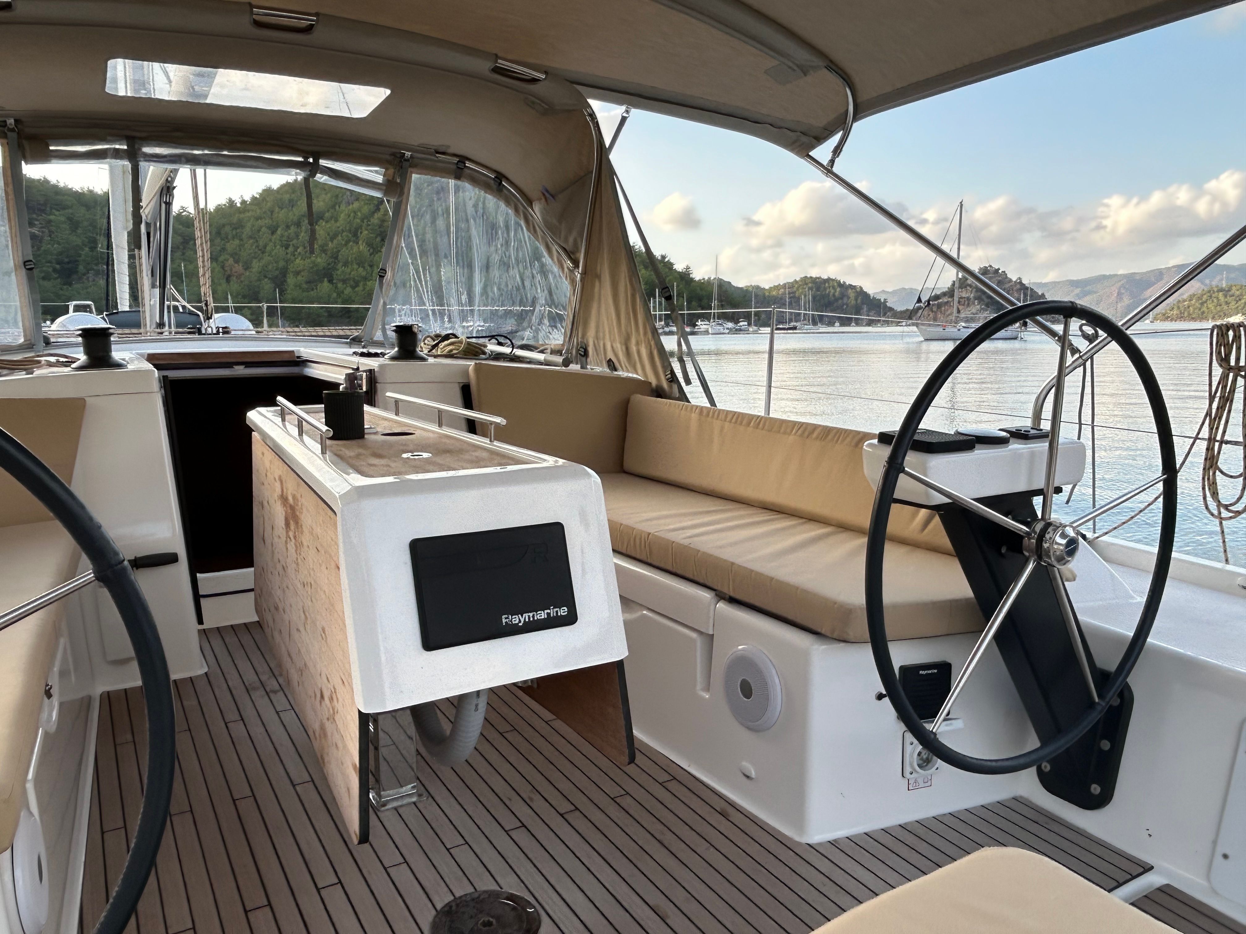 Dufour 390 | Sail Corvus