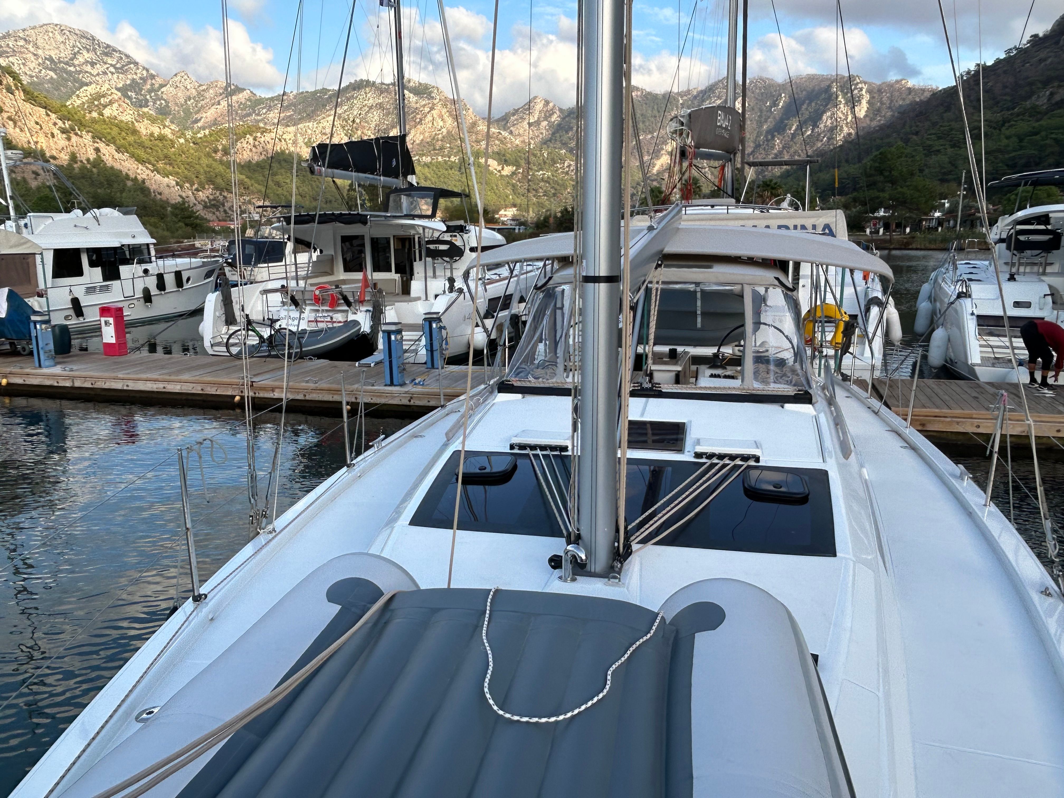 Dufour 390 | Sail Corvus