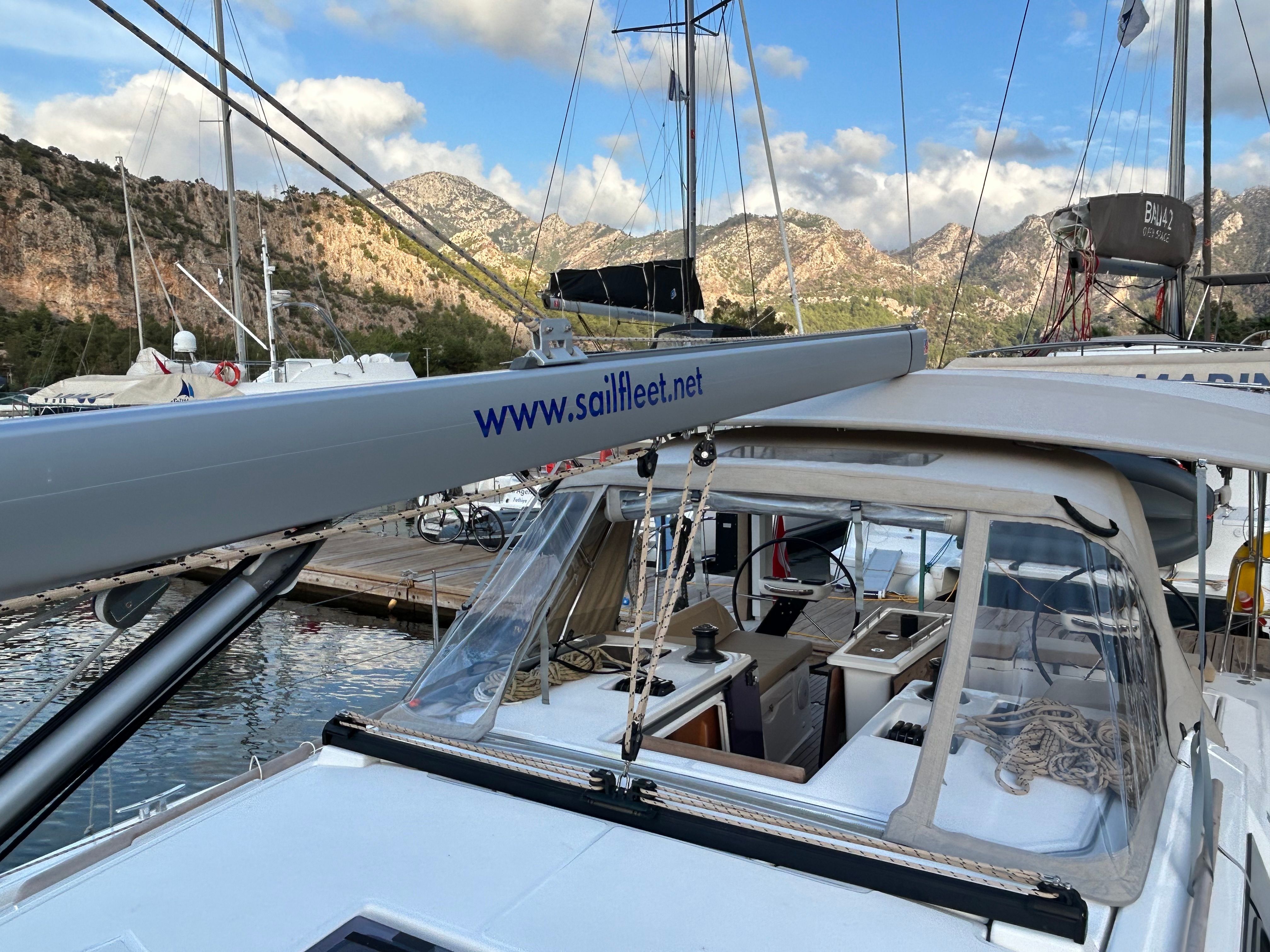 Dufour 390 | Sail Corvus
